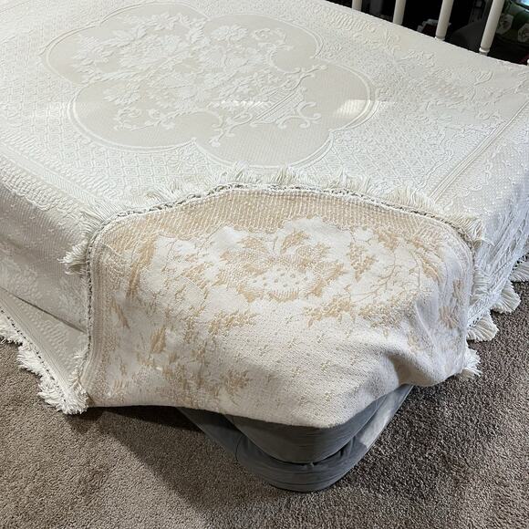 Vintage Bates Mill Ivory Limited Run Abigail Adams Matelasse Twin Bedspread - Picture 7 of 11